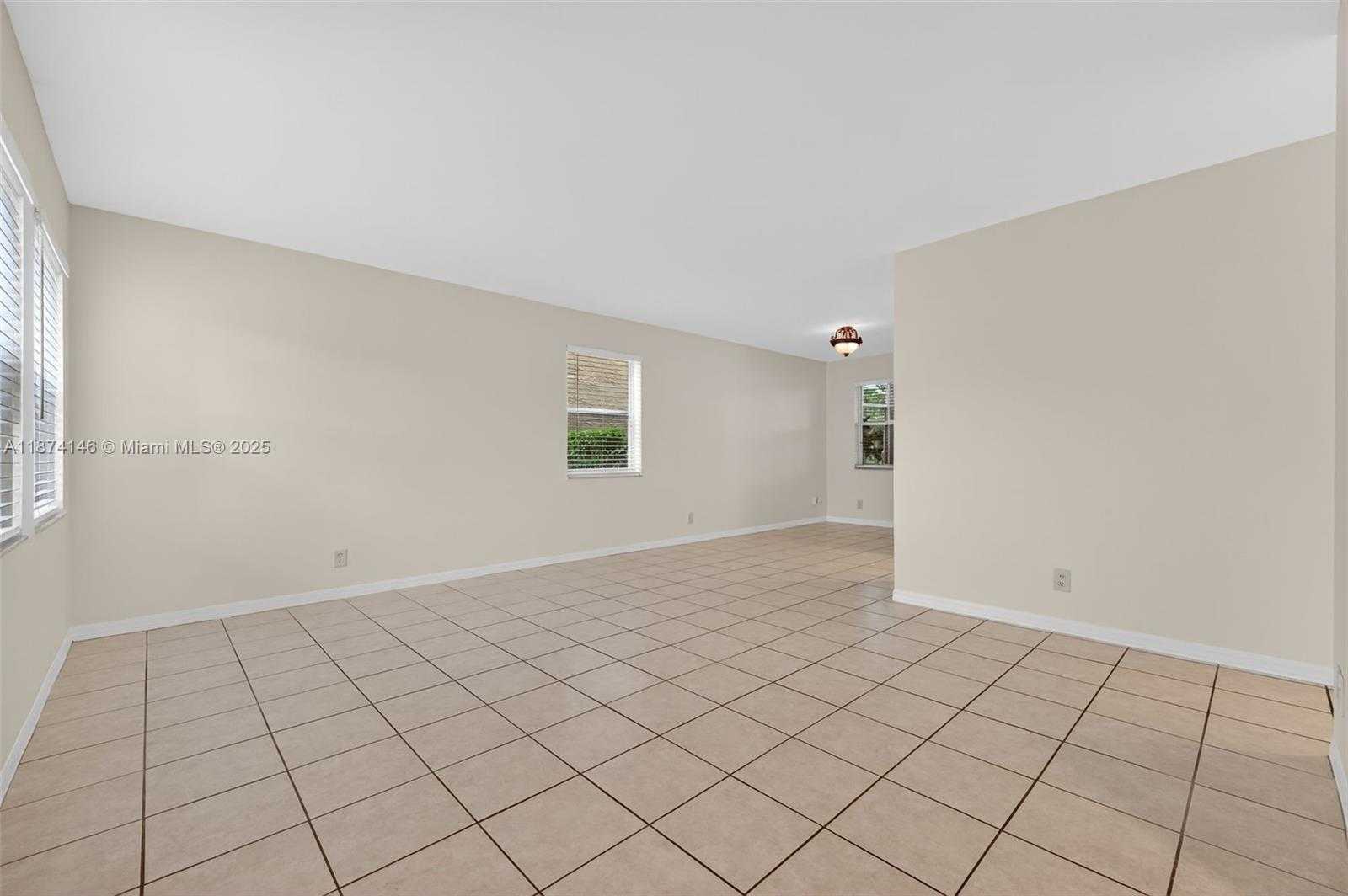 Small Image of 4264 NORTH WEST 1ST DRIVE, Deerfield Beach Number 14