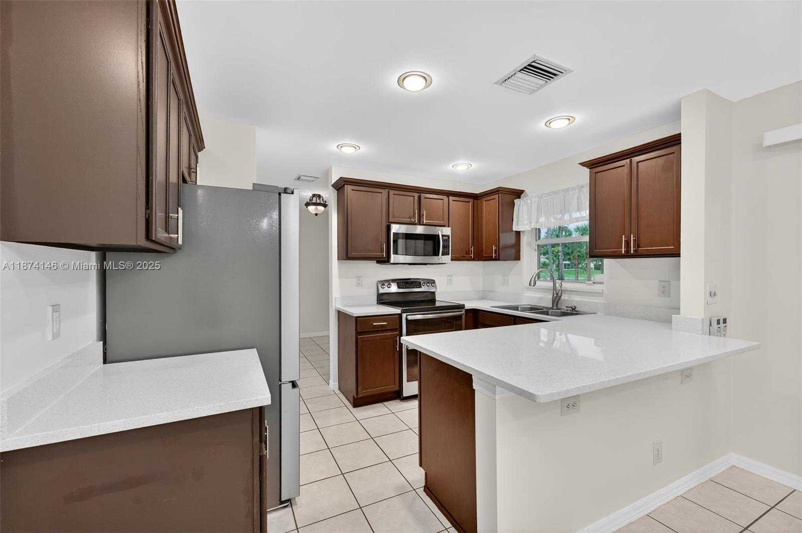Small Image of 4264 NORTH WEST 1ST DRIVE, Deerfield Beach Number 24