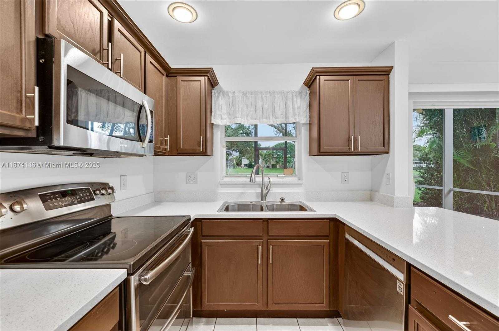 Small Image of 4264 NORTH WEST 1ST DRIVE, Deerfield Beach Number 25