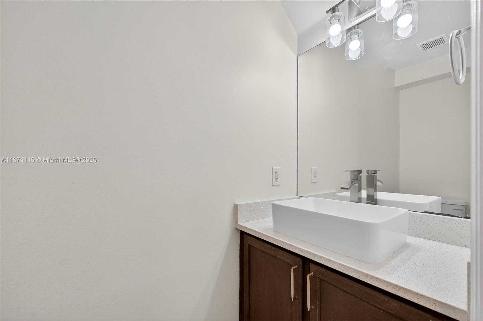Small Image of 4264 NORTH WEST 1ST DRIVE, Deerfield Beach Number 27
