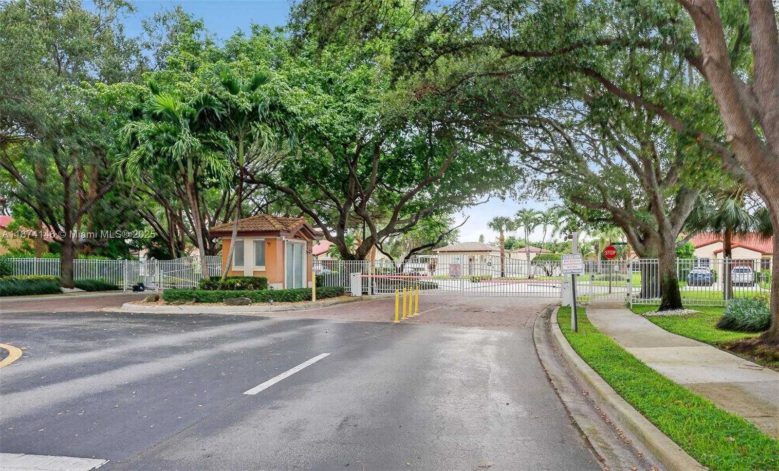 Small Image of 4264 NORTH WEST 1ST DRIVE, Deerfield Beach Number 66