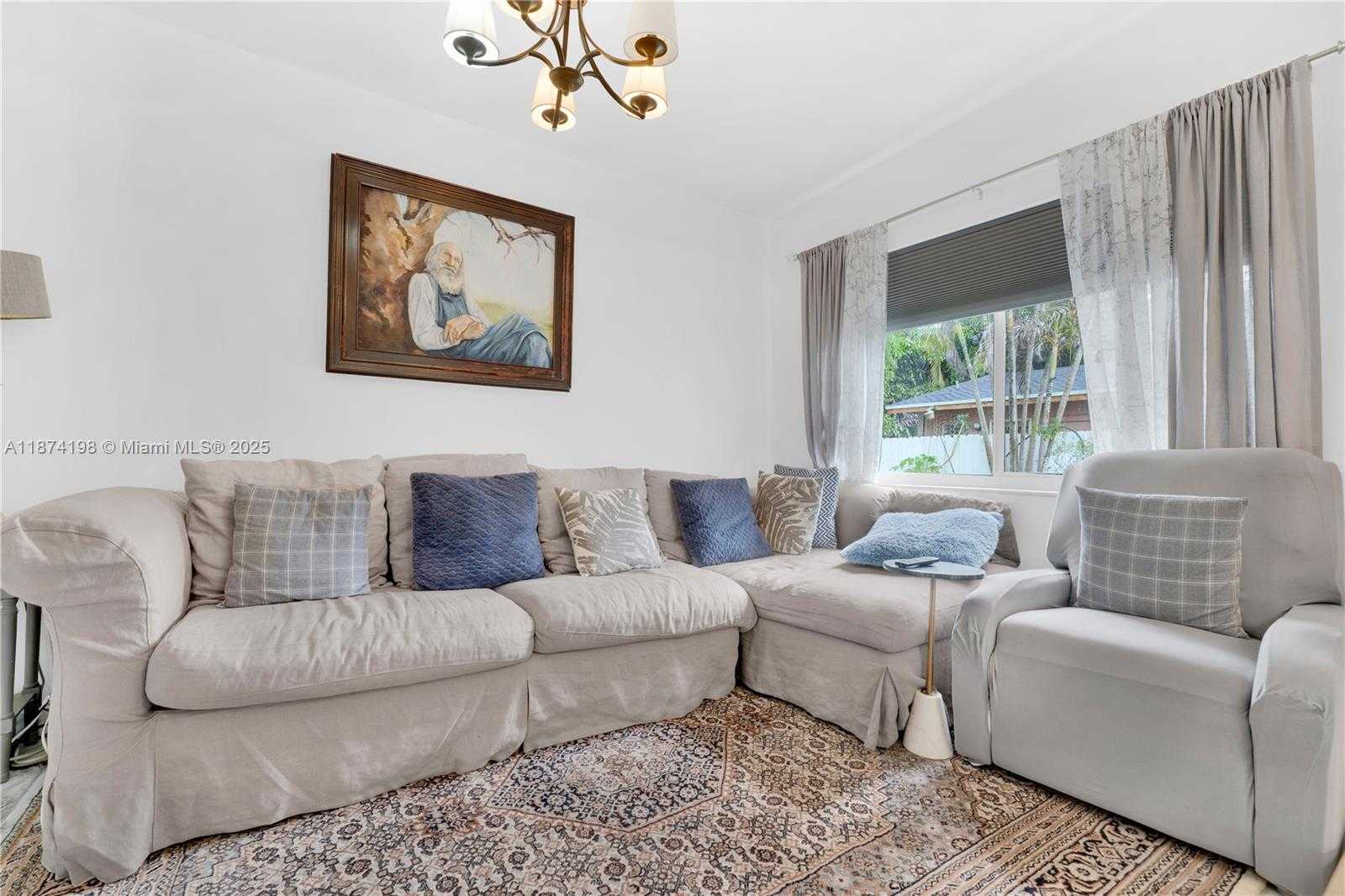Small Image of 3925 SOUTH WEST 61ST AVE, Miami Number 12