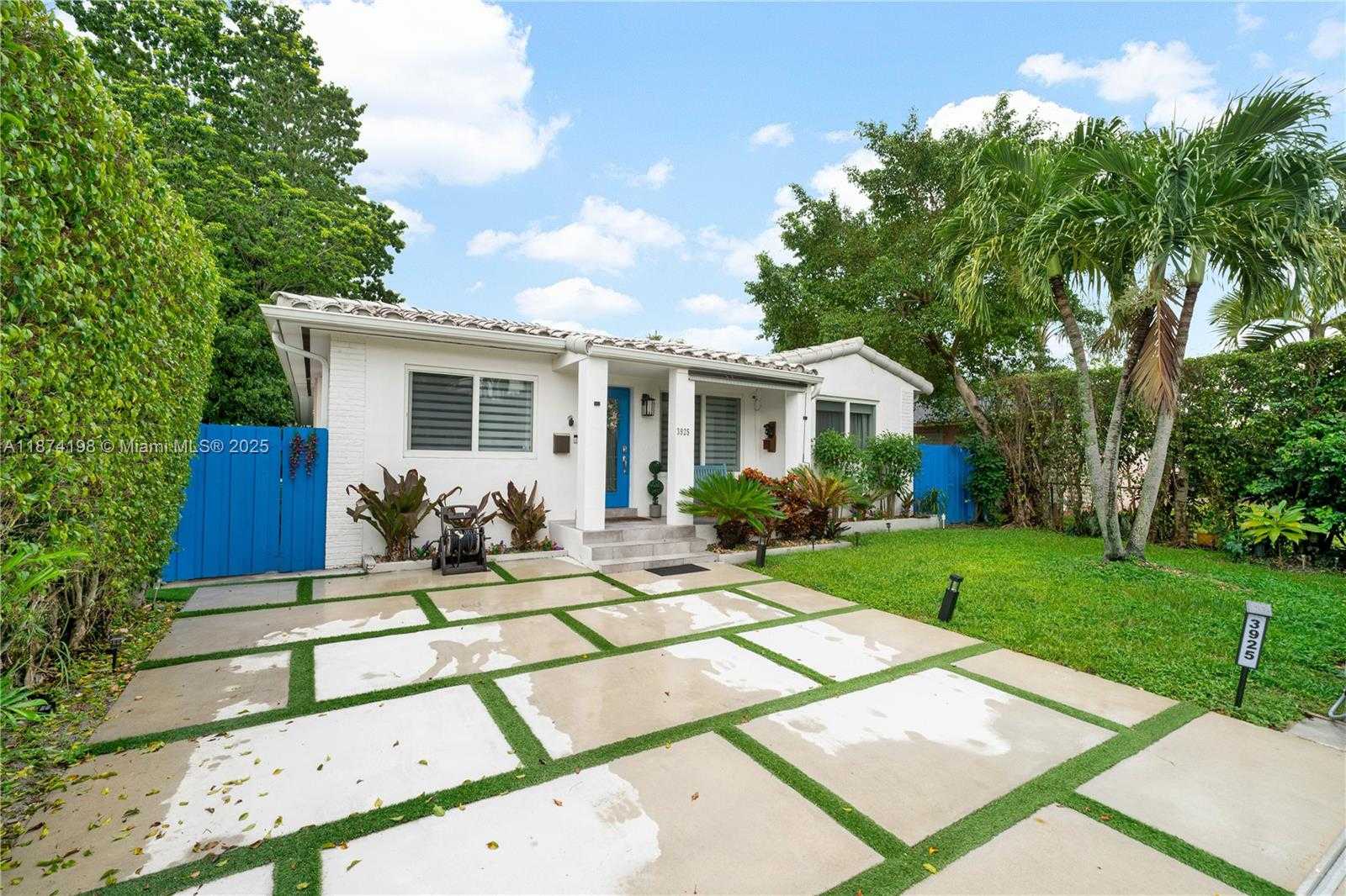Small Image of 3925 SOUTH WEST 61ST AVE, Miami Number 2