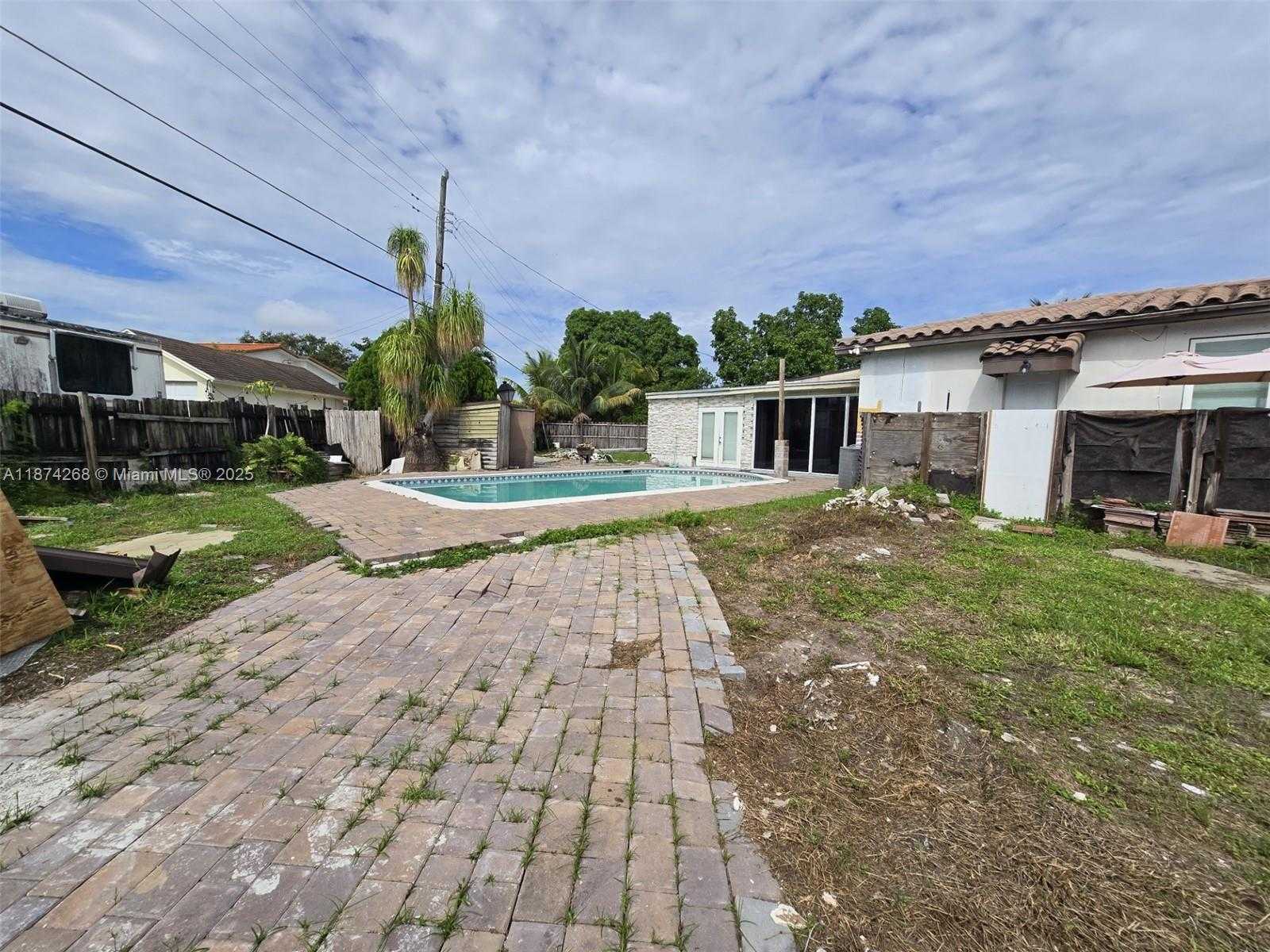 Small Image of 110 WEST 53RD ST, Hialeah Number 4