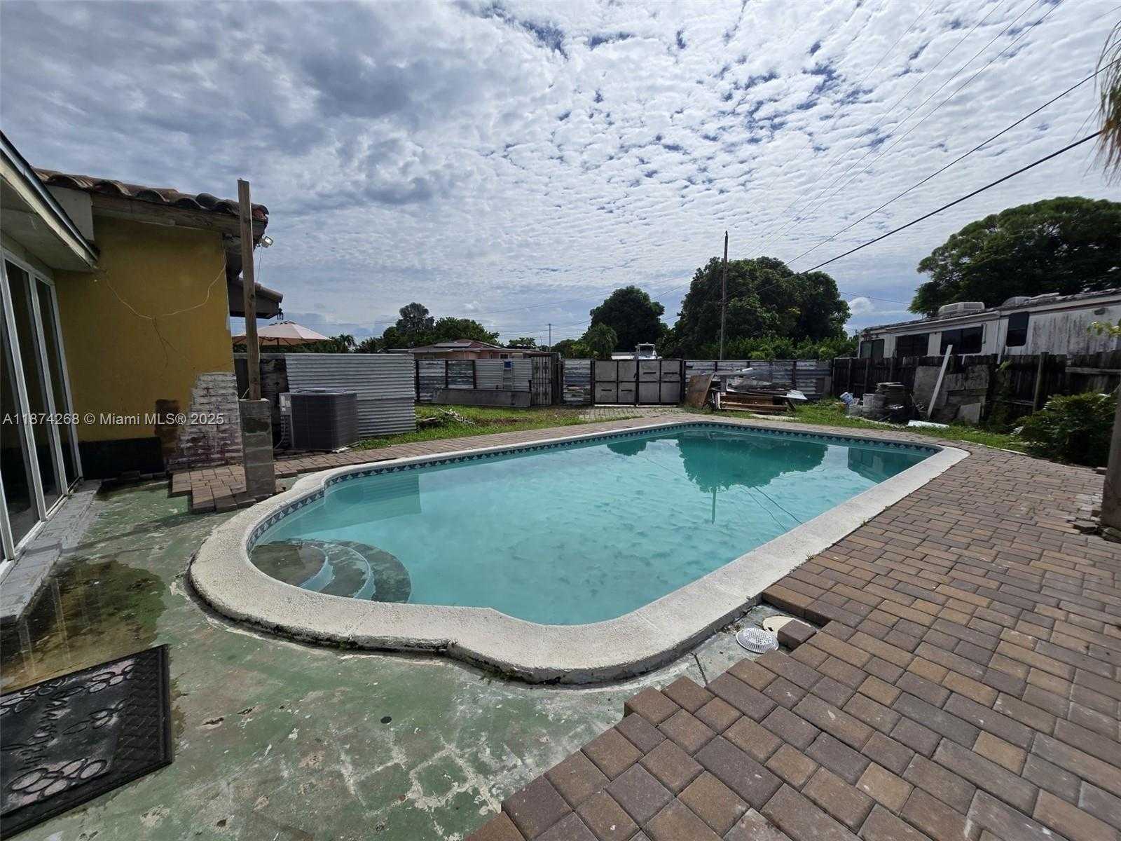 Small Image of 110 WEST 53RD ST, Hialeah Number 5