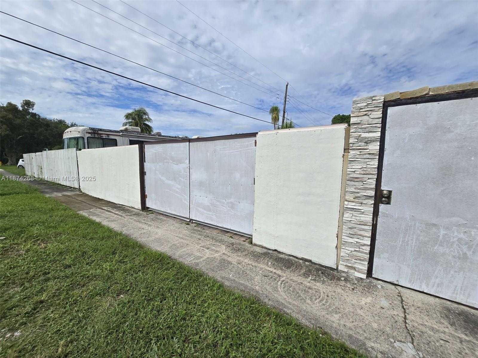 Small Image of 110 WEST 53RD ST, Hialeah Number 6