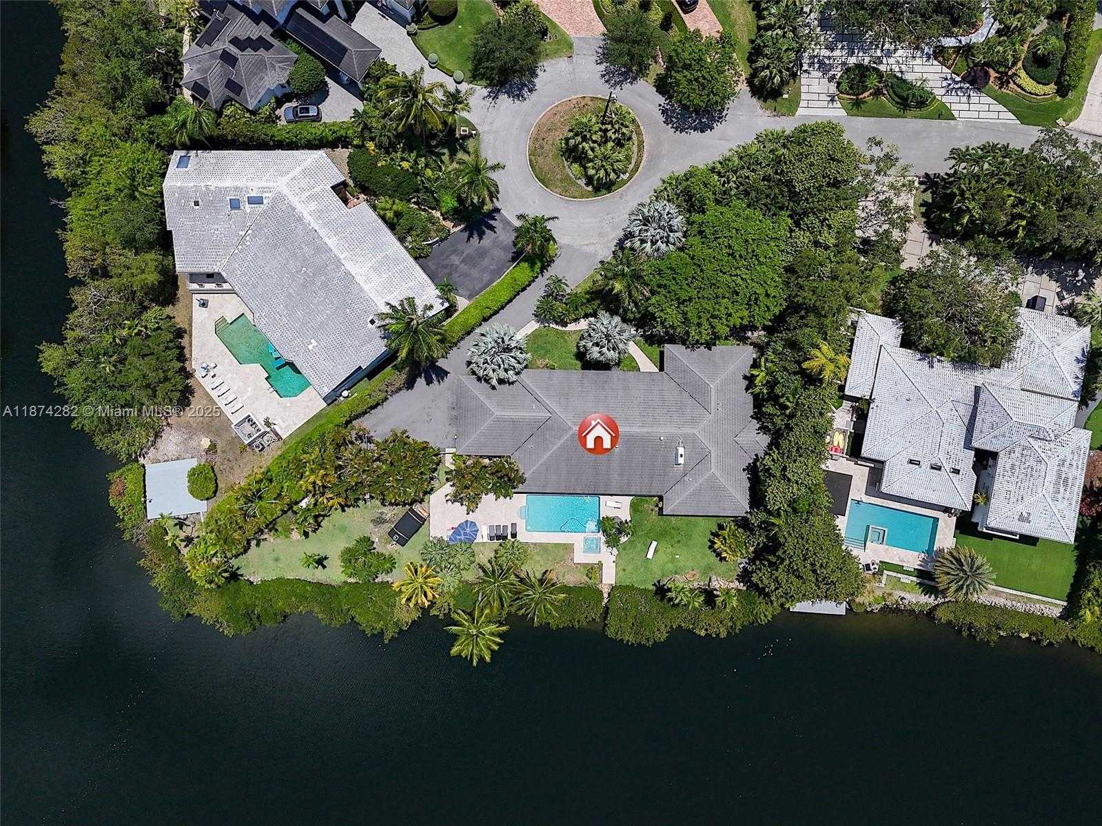 Small Image of 415 ROVINO AVE, Coral Gables Number 13