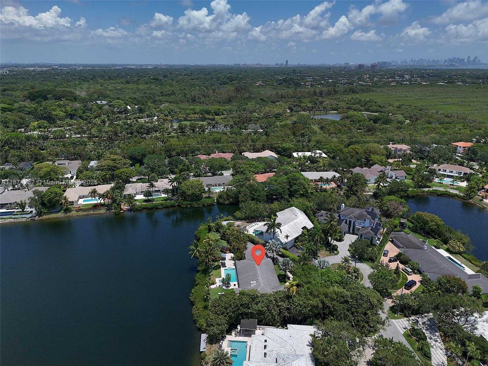 Small Image of 415 ROVINO AVE, Coral Gables Number 3
