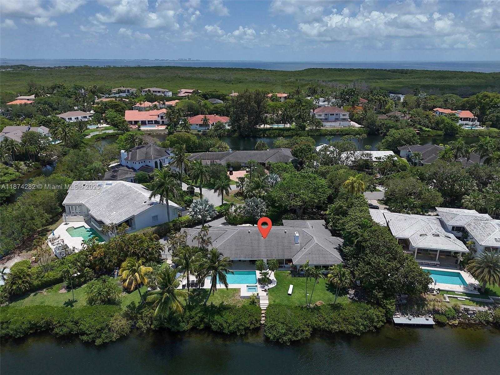 Small Image of 415 ROVINO AVE, Coral Gables Number 7