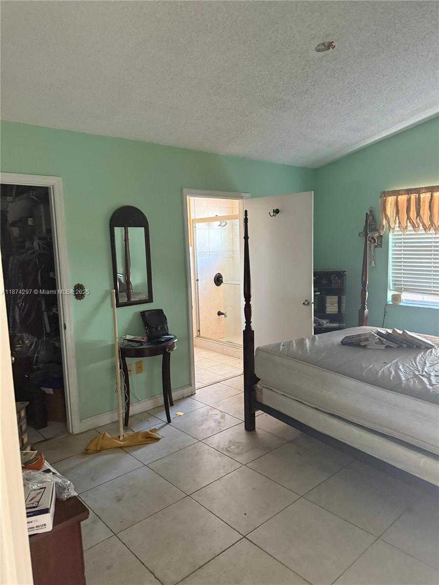 Small Image of 6950 WEST 25TH AVE, Hialeah Number 13