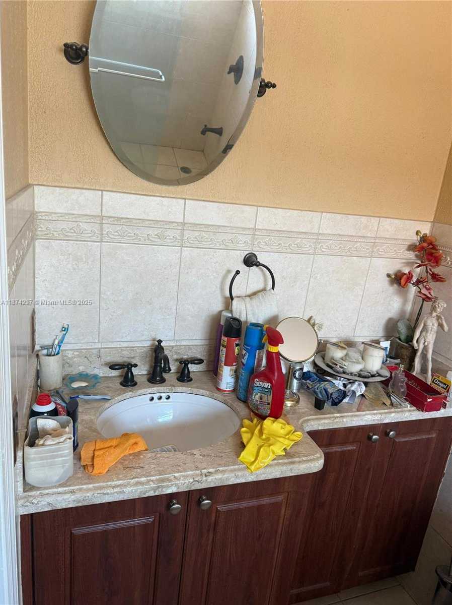 Small Image of 6950 WEST 25TH AVE, Hialeah Number 14