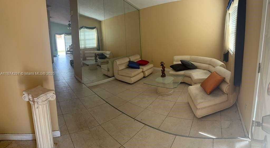 Small Image of 6950 WEST 25TH AVE, Hialeah Number 4