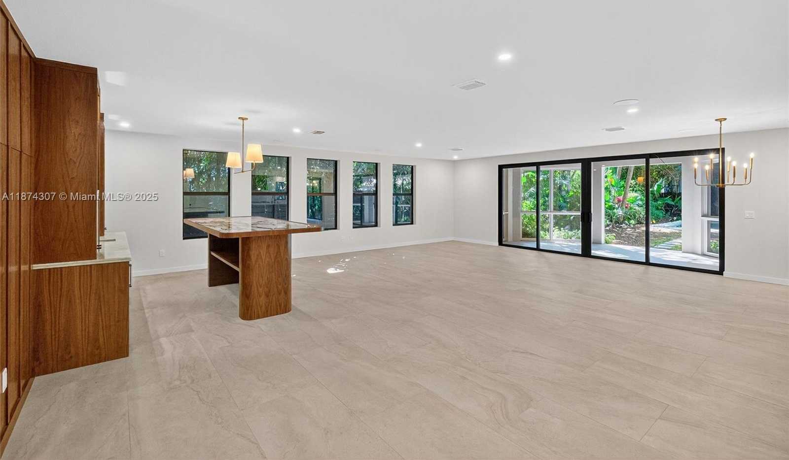 Small Image of 2330 OVERBROOK ST, Coconut Grove Number 11