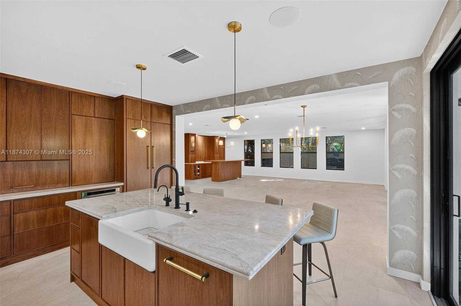 Small Image of 2330 OVERBROOK ST, Coconut Grove Number 14