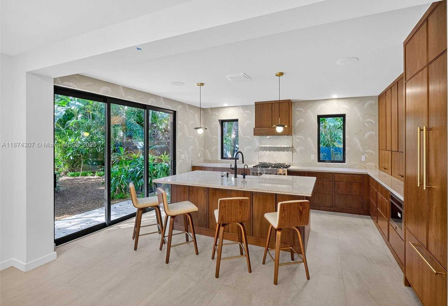 Small Image of 2330 OVERBROOK ST, Coconut Grove Number 19