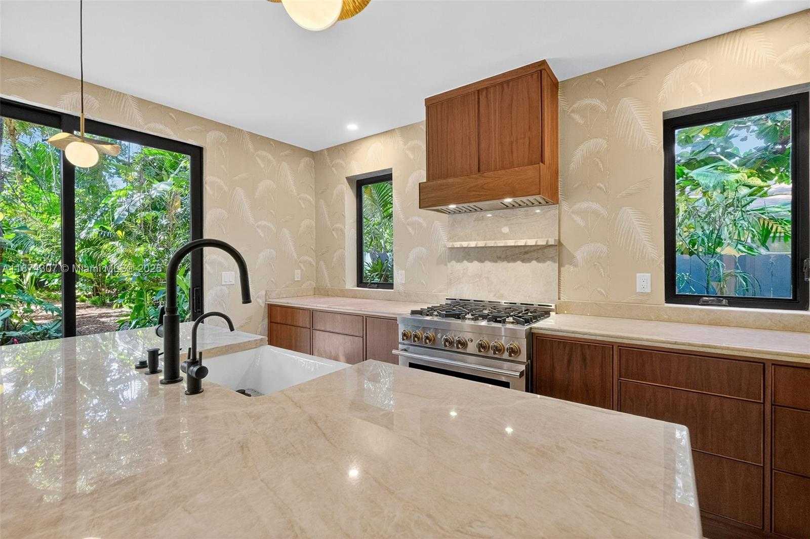 Small Image of 2330 OVERBROOK ST, Coconut Grove Number 20