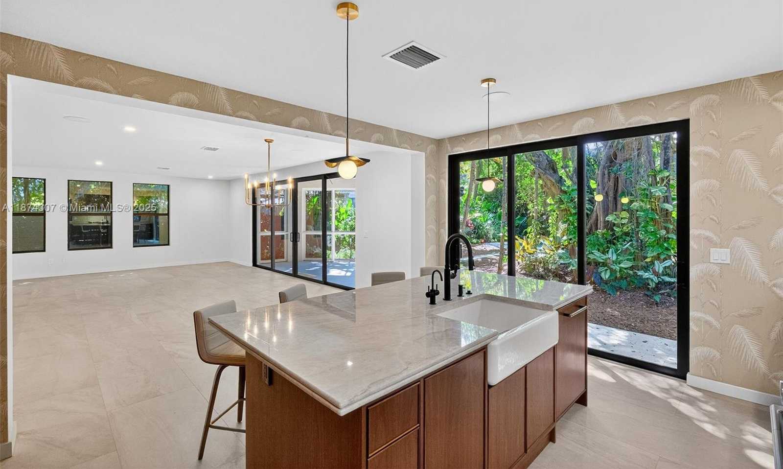 Small Image of 2330 OVERBROOK ST, Coconut Grove Number 22