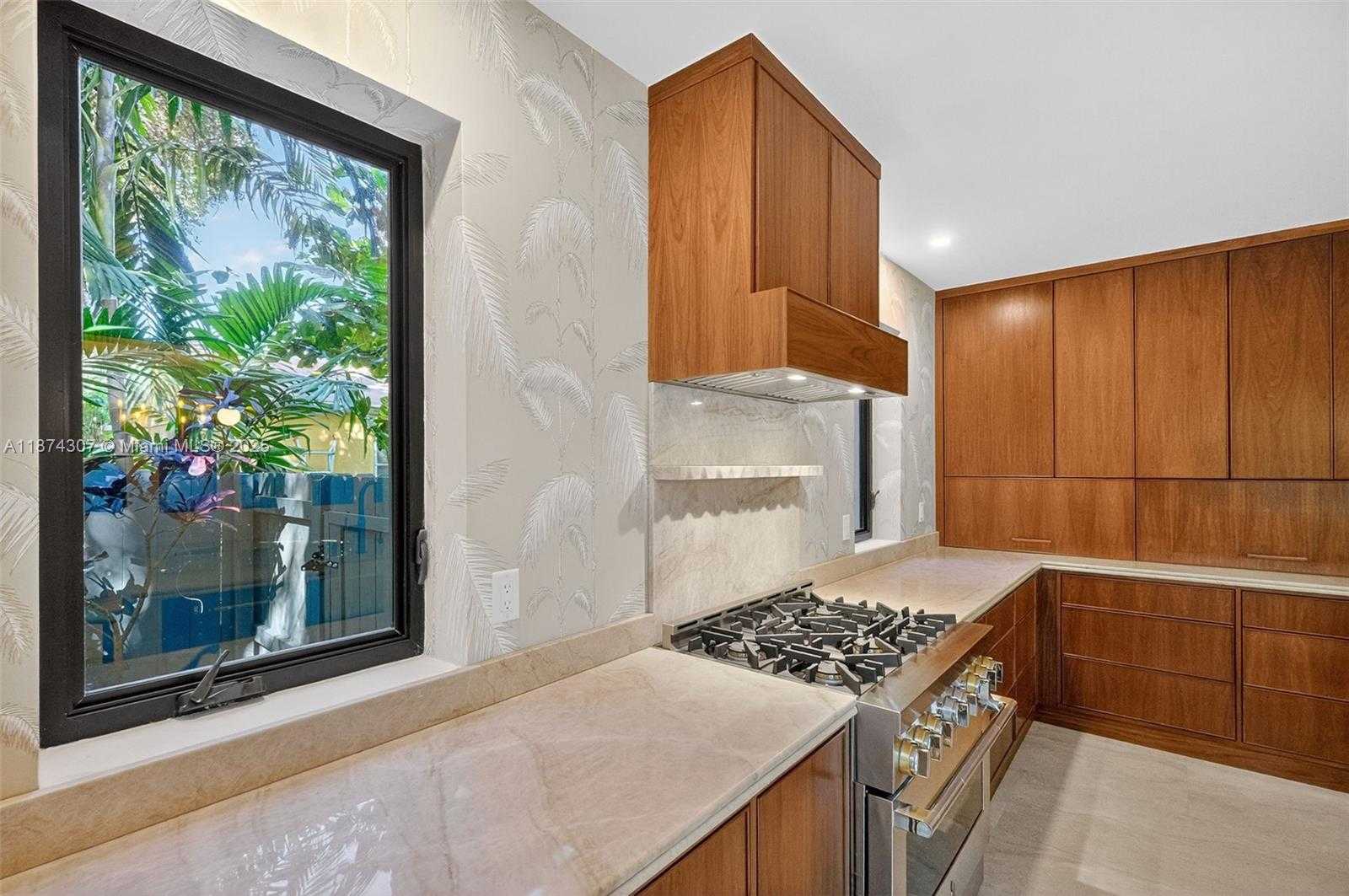 Small Image of 2330 OVERBROOK ST, Coconut Grove Number 23