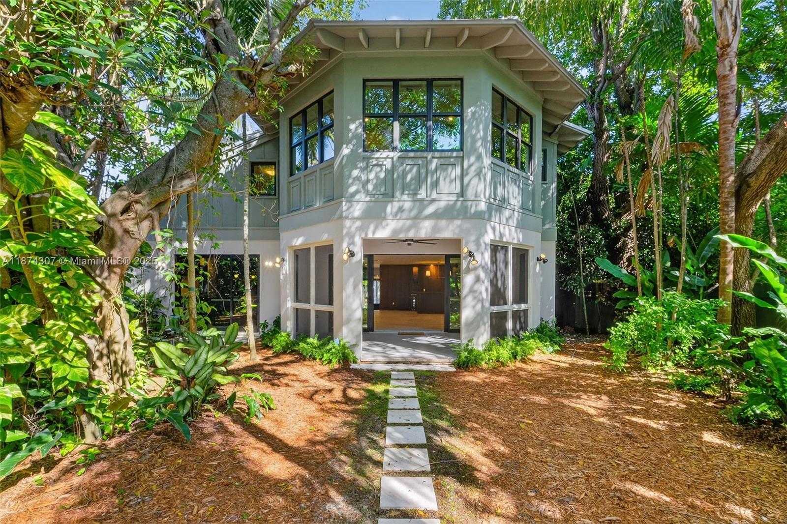 Small Image of 2330 OVERBROOK ST, Coconut Grove Number 3