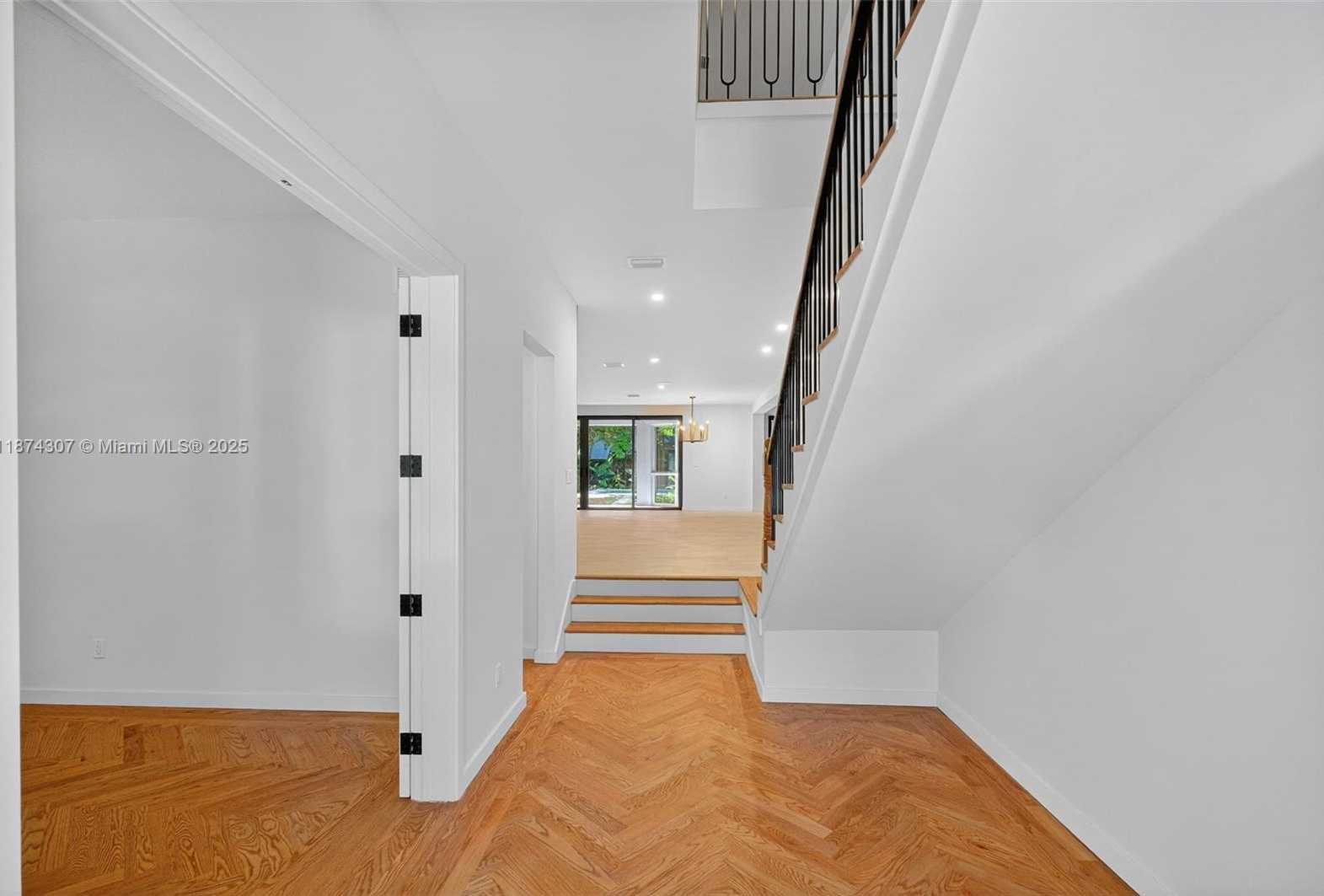 Small Image of 2330 OVERBROOK ST, Coconut Grove Number 31