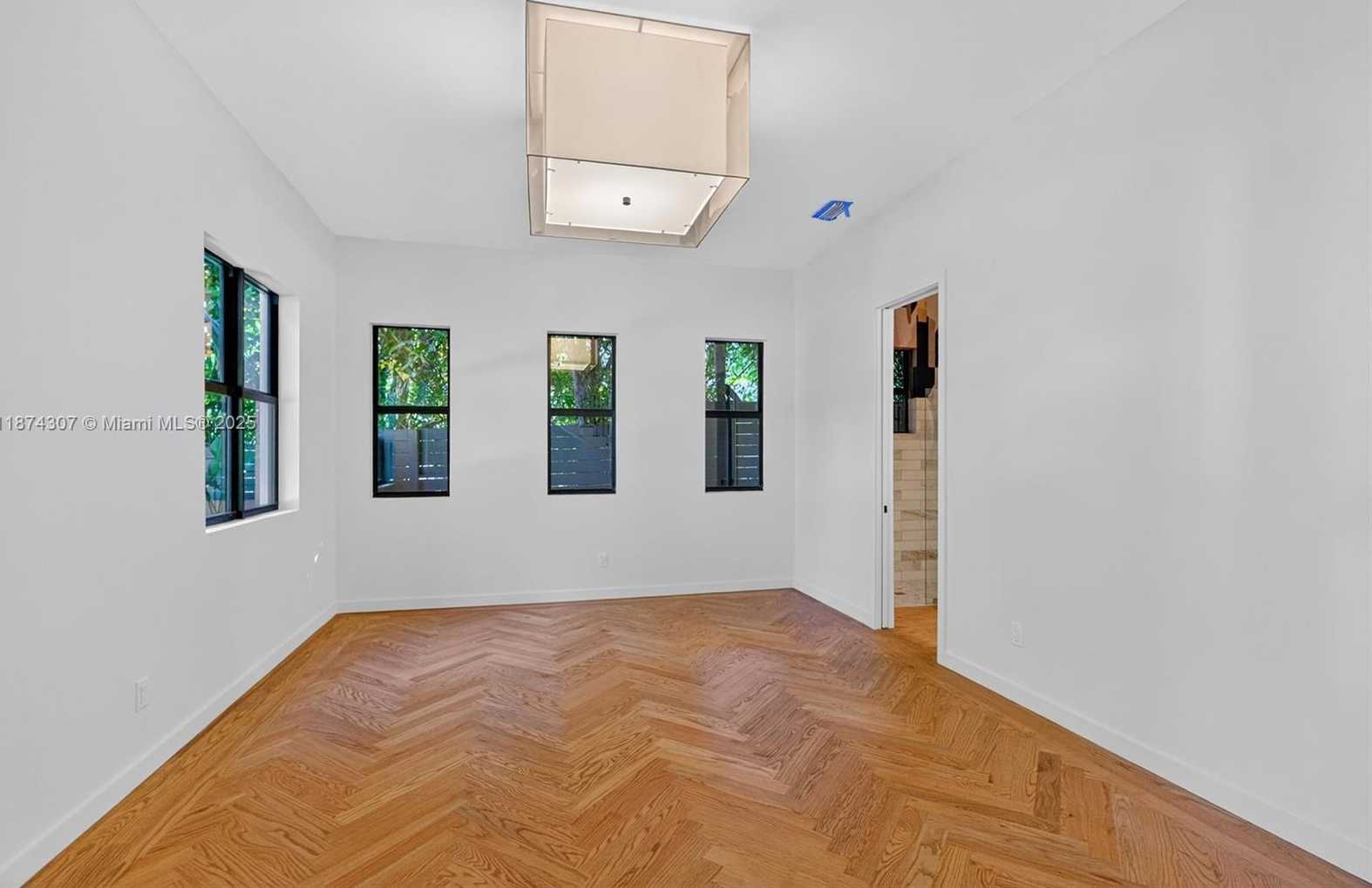 Small Image of 2330 OVERBROOK ST, Coconut Grove Number 38