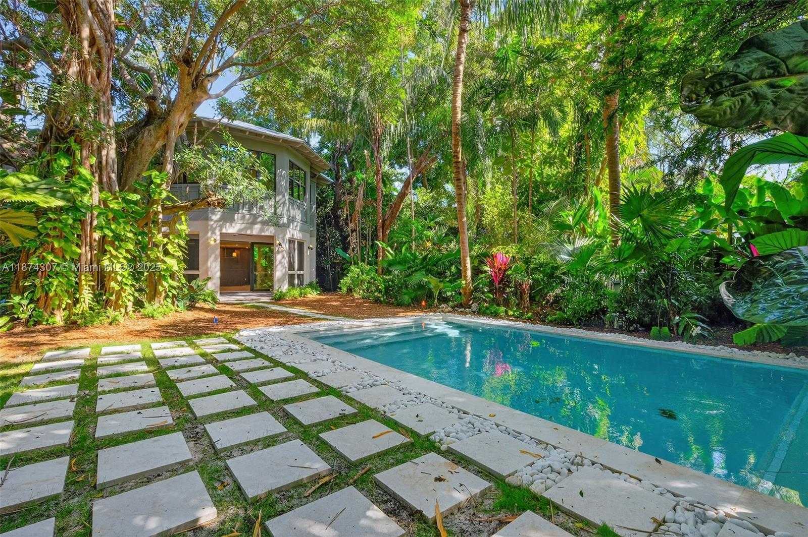 Small Image of 2330 OVERBROOK ST, Coconut Grove Number 4