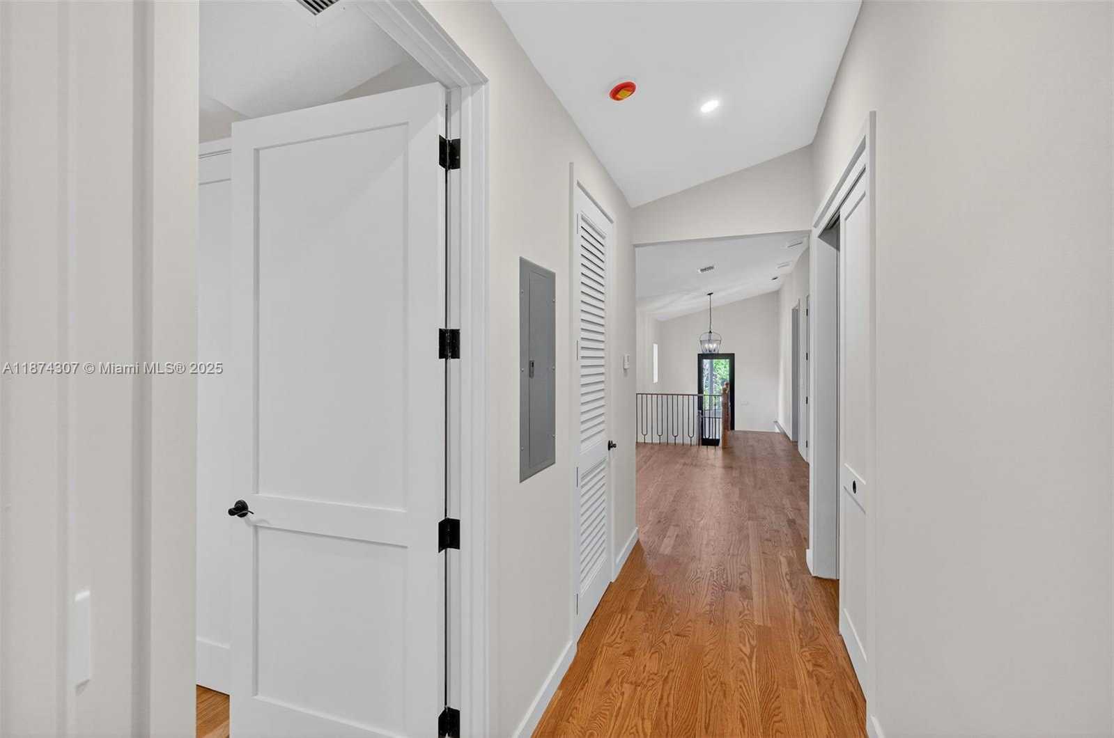 Small Image of 2330 OVERBROOK ST, Coconut Grove Number 46