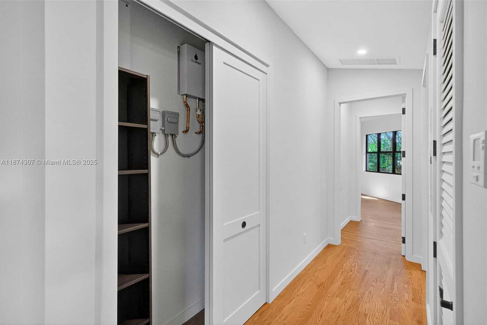 Small Image of 2330 OVERBROOK ST, Coconut Grove Number 48