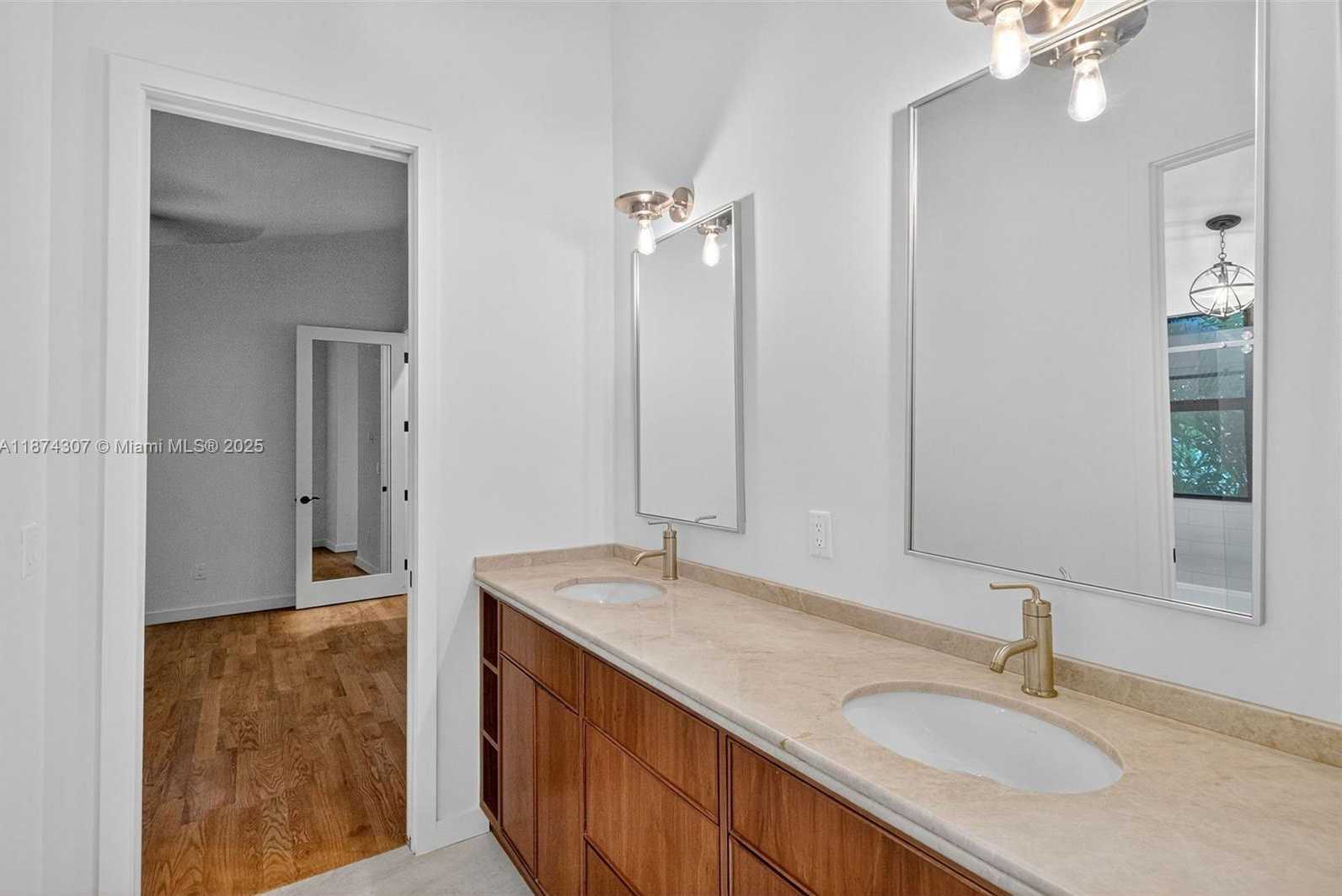 Small Image of 2330 OVERBROOK ST, Coconut Grove Number 52