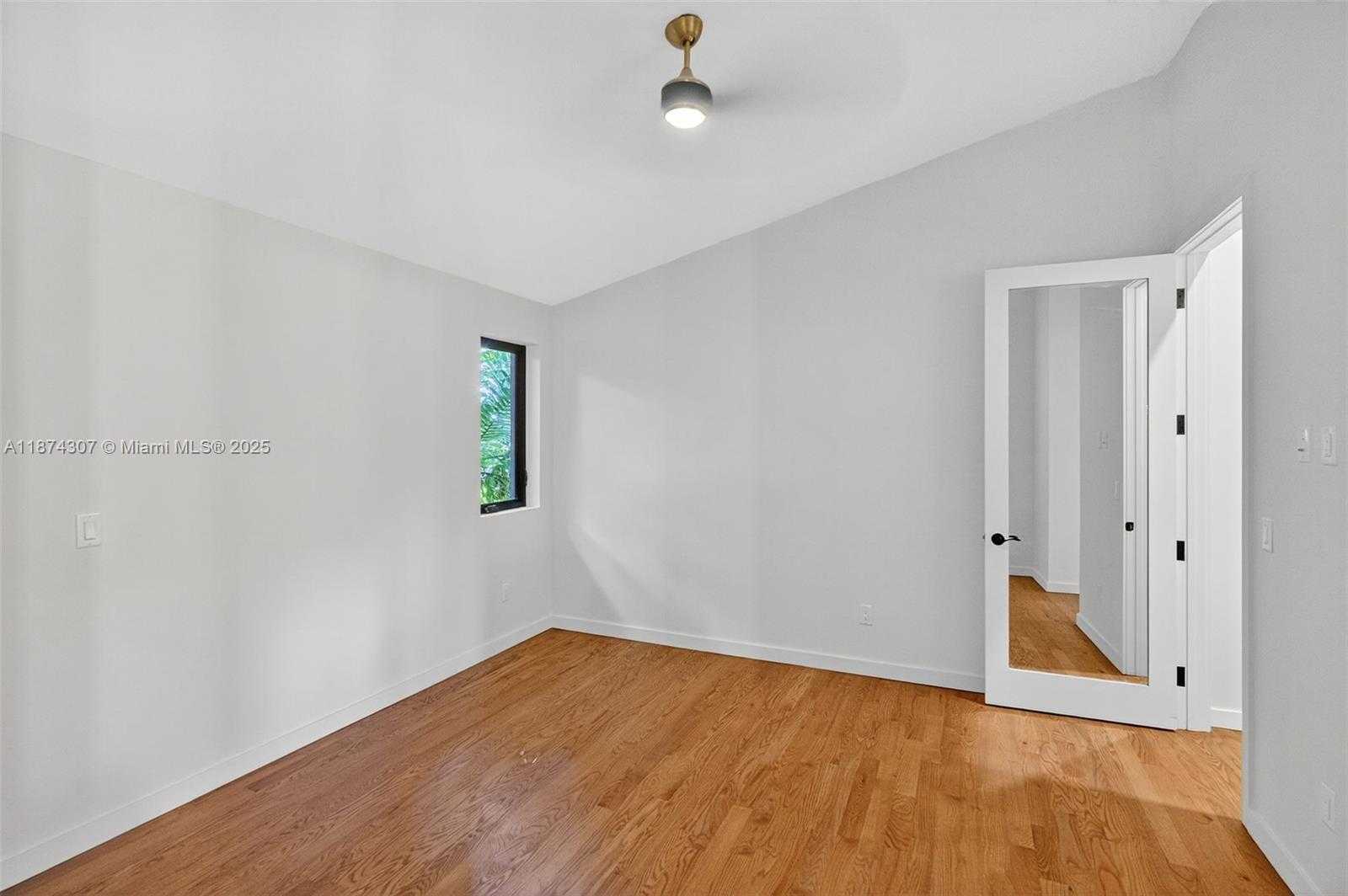 Small Image of 2330 OVERBROOK ST, Coconut Grove Number 54