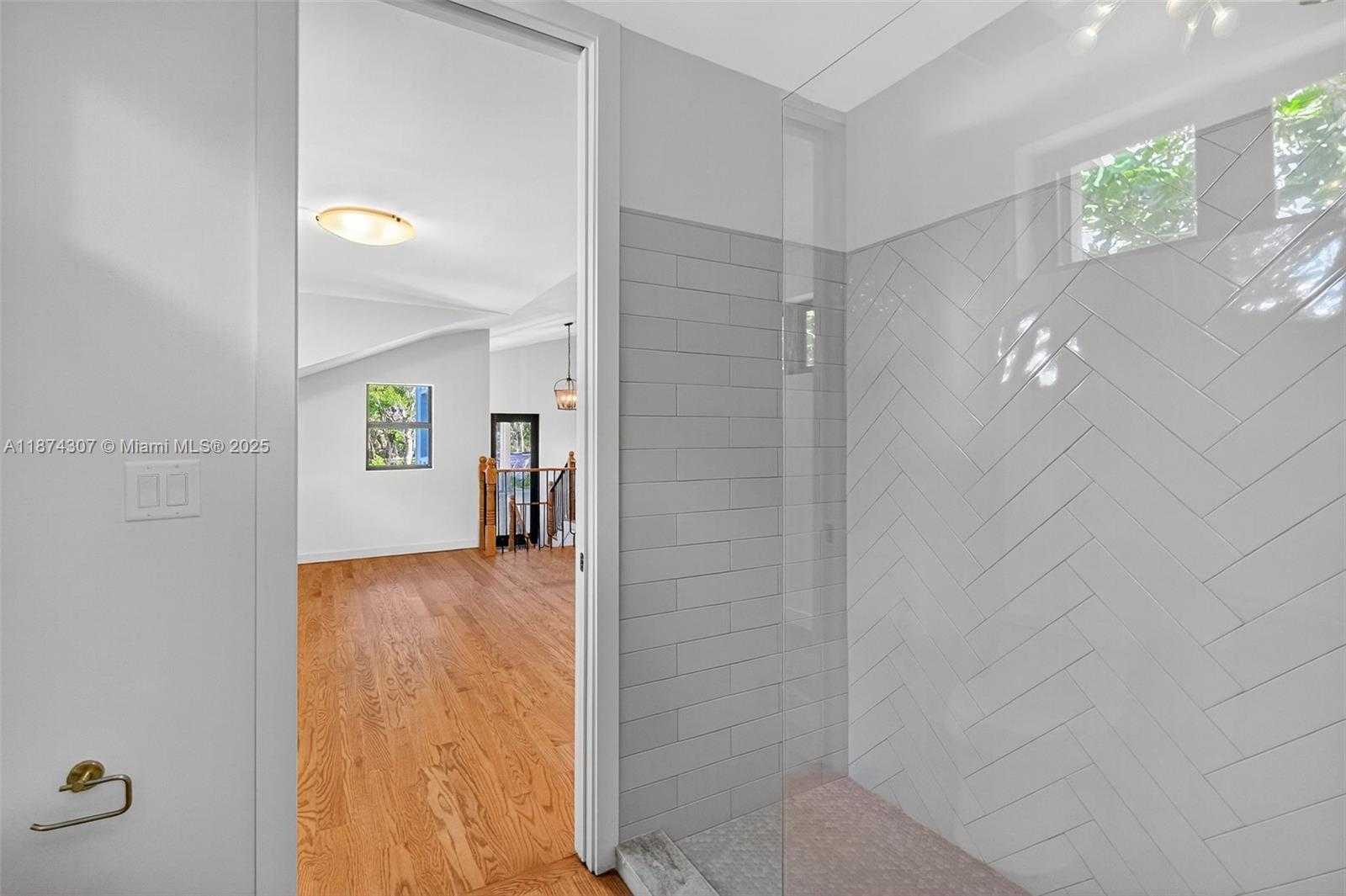 Small Image of 2330 OVERBROOK ST, Coconut Grove Number 58