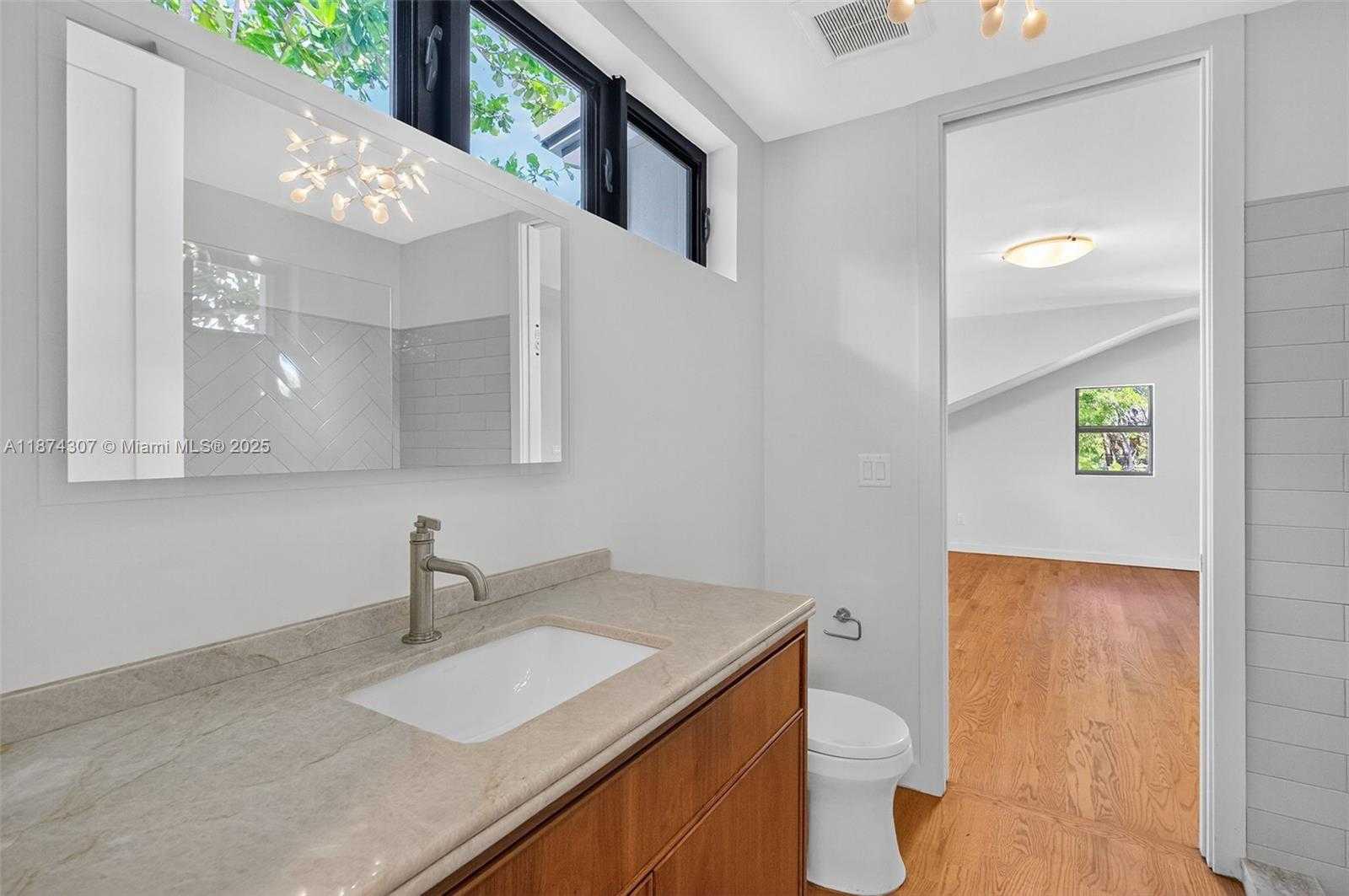 Small Image of 2330 OVERBROOK ST, Coconut Grove Number 59