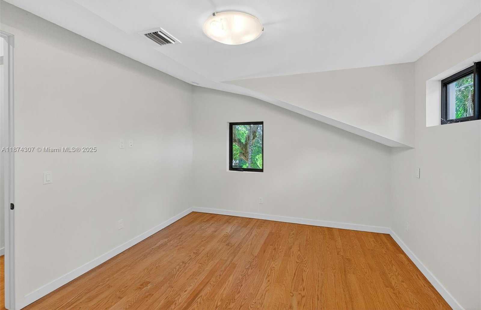 Small Image of 2330 OVERBROOK ST, Coconut Grove Number 61