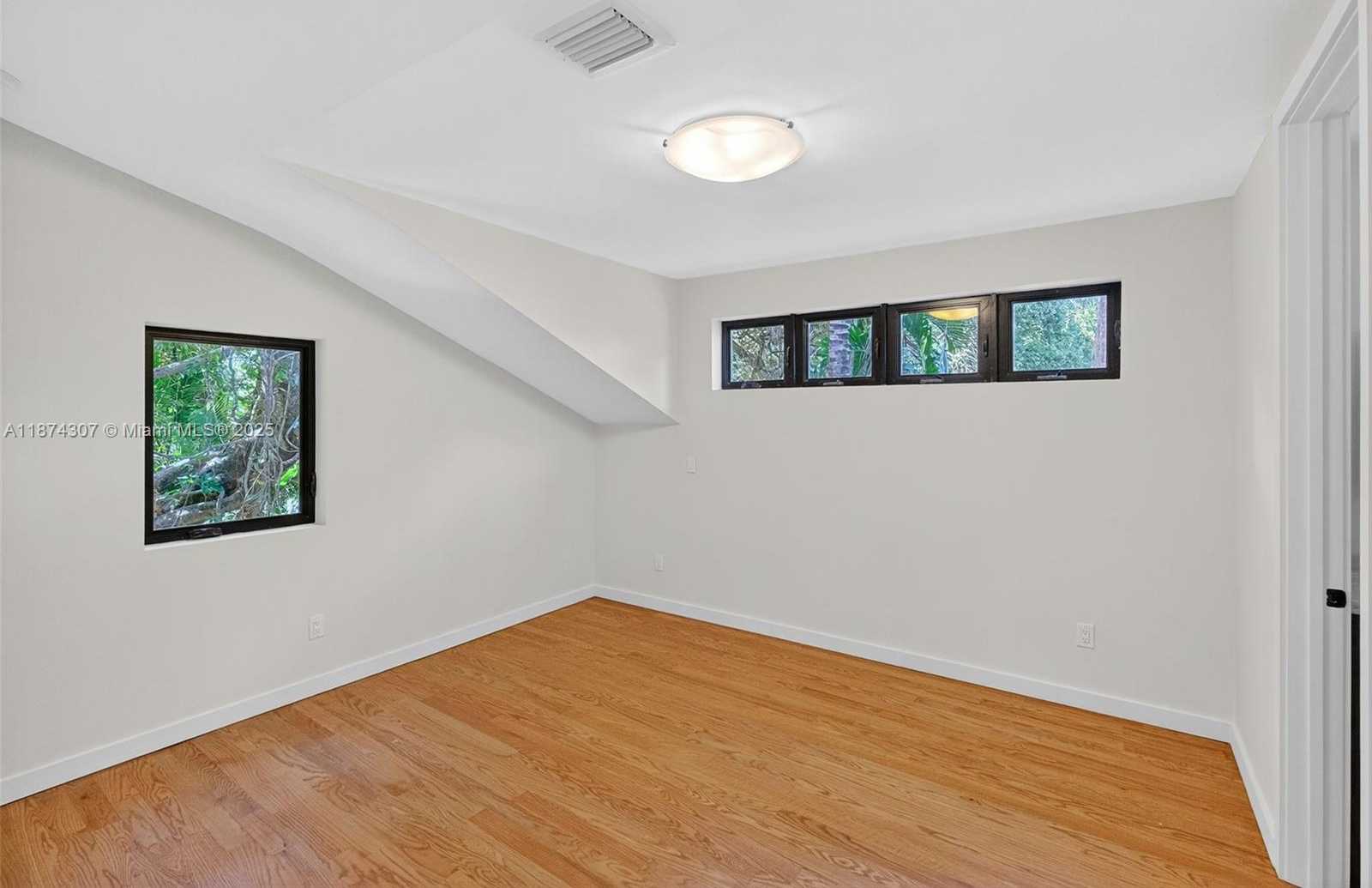 Small Image of 2330 OVERBROOK ST, Coconut Grove Number 62