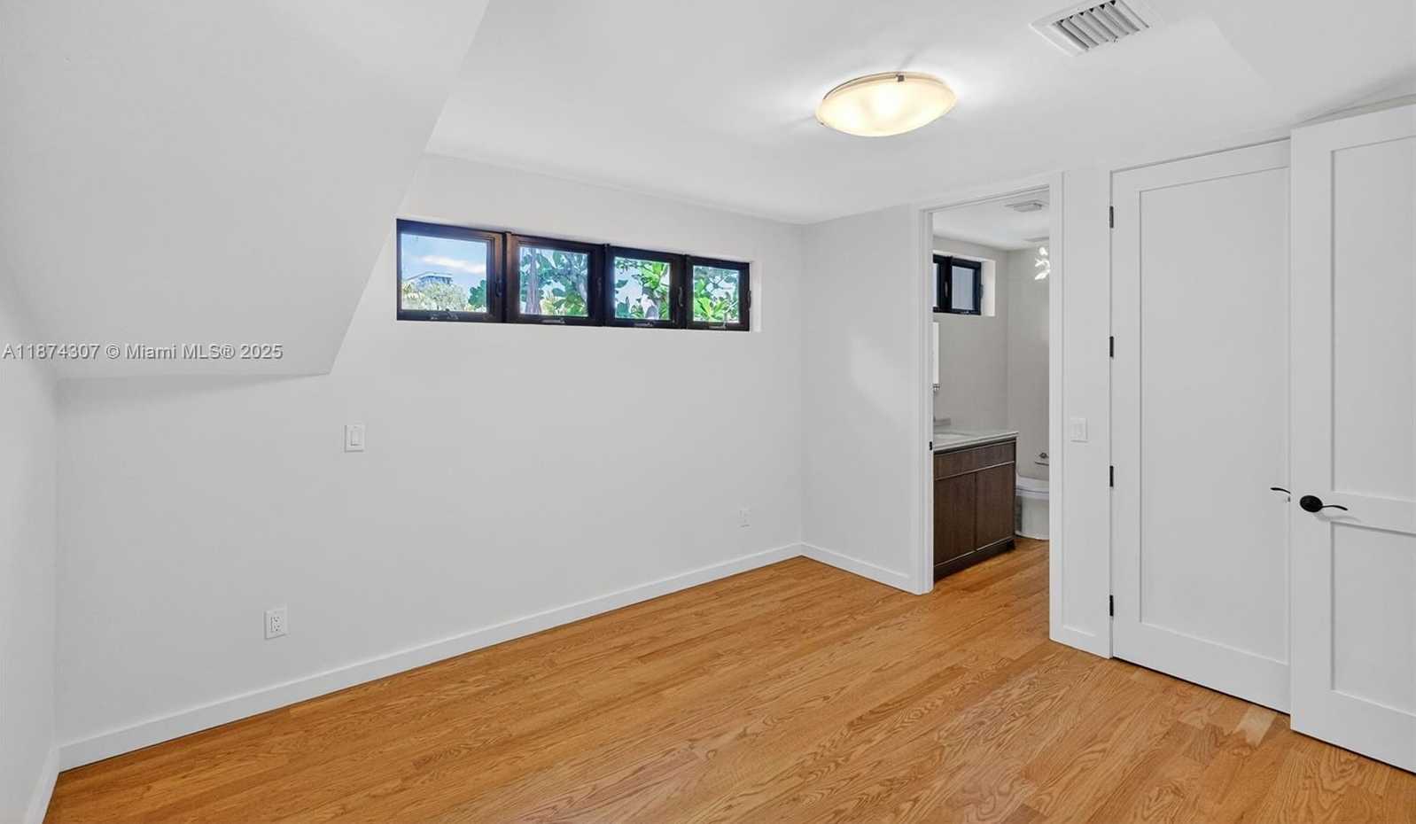 Small Image of 2330 OVERBROOK ST, Coconut Grove Number 63