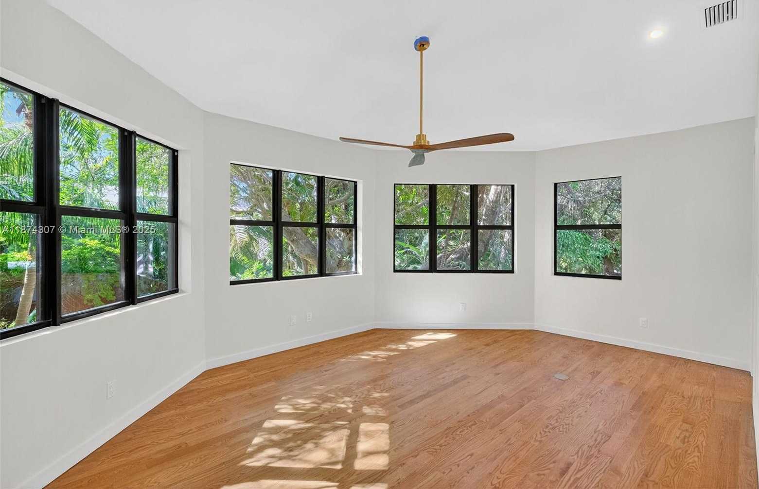 Small Image of 2330 OVERBROOK ST, Coconut Grove Number 65