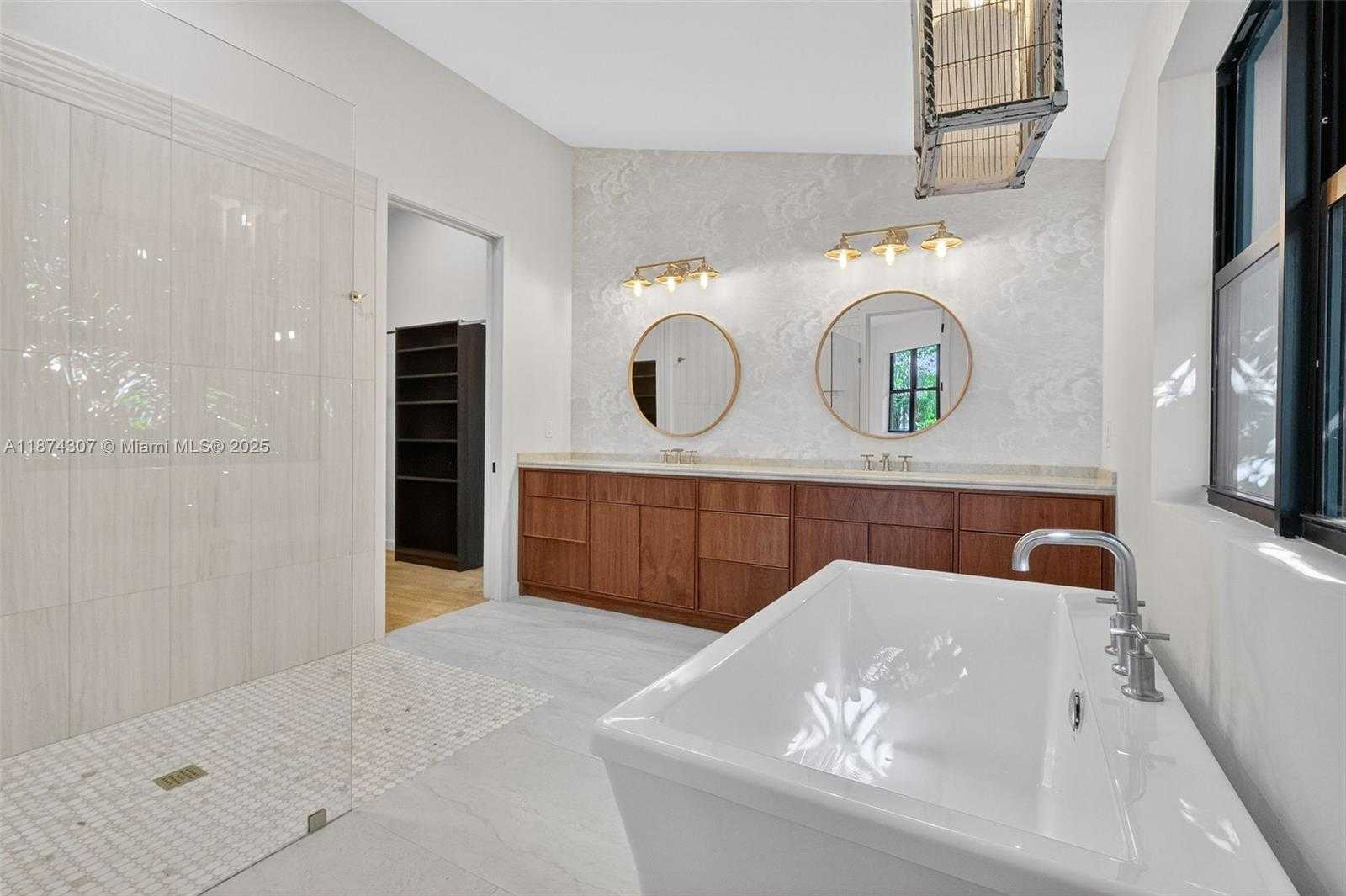 Small Image of 2330 OVERBROOK ST, Coconut Grove Number 69