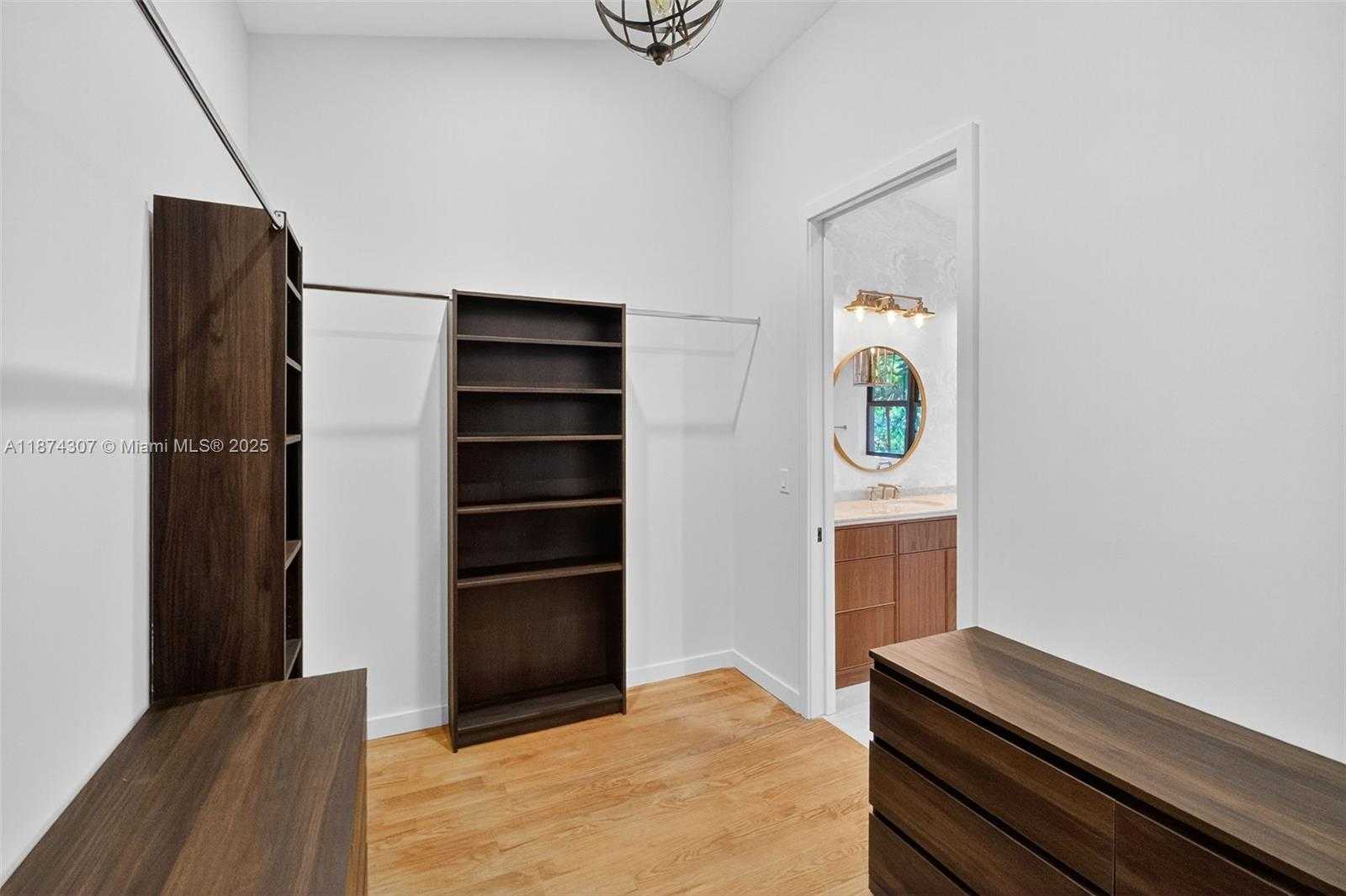 Small Image of 2330 OVERBROOK ST, Coconut Grove Number 72