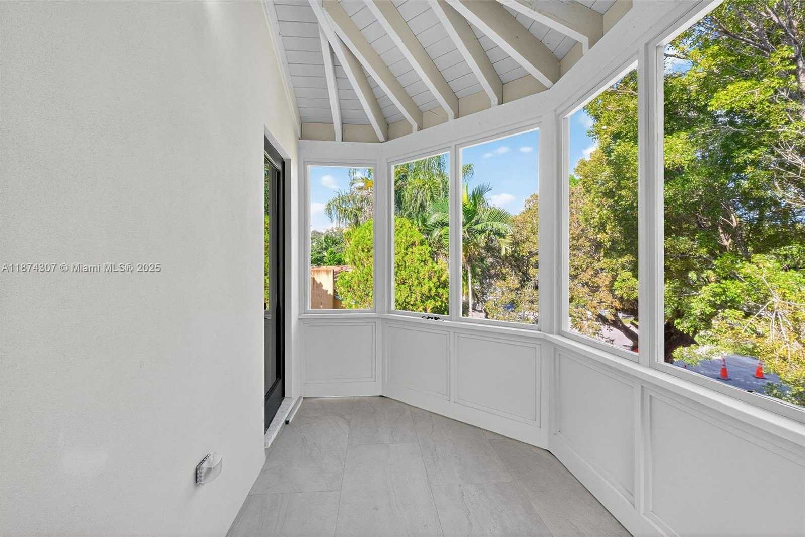 Small Image of 2330 OVERBROOK ST, Coconut Grove Number 73