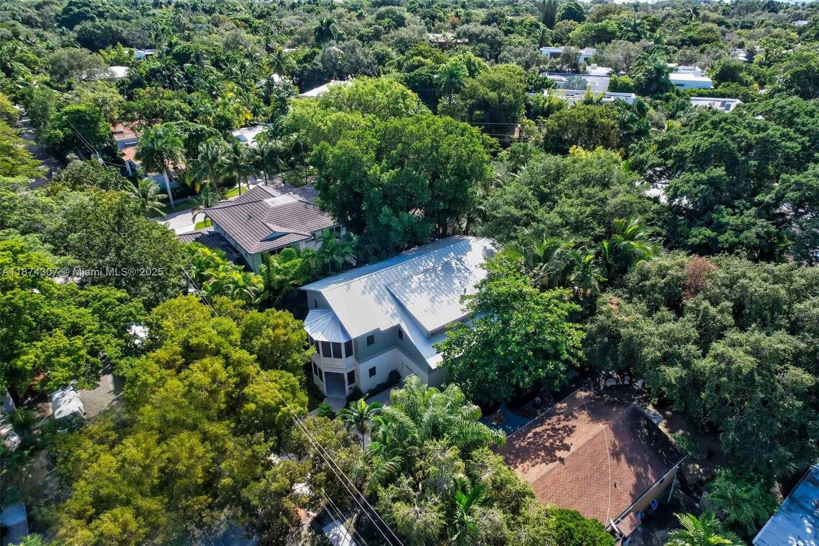 Small Image of 2330 OVERBROOK ST, Coconut Grove Number 78