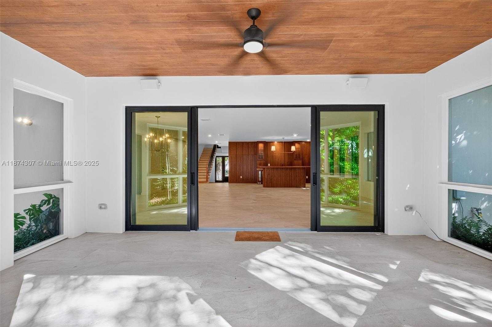 Small Image of 2330 OVERBROOK ST, Coconut Grove Number 8