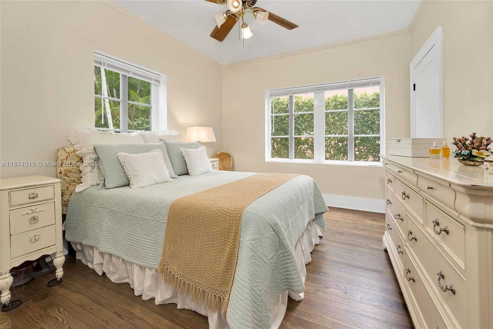 Small Image of 1137 OBISPO AVE, Coral Gables Number 14