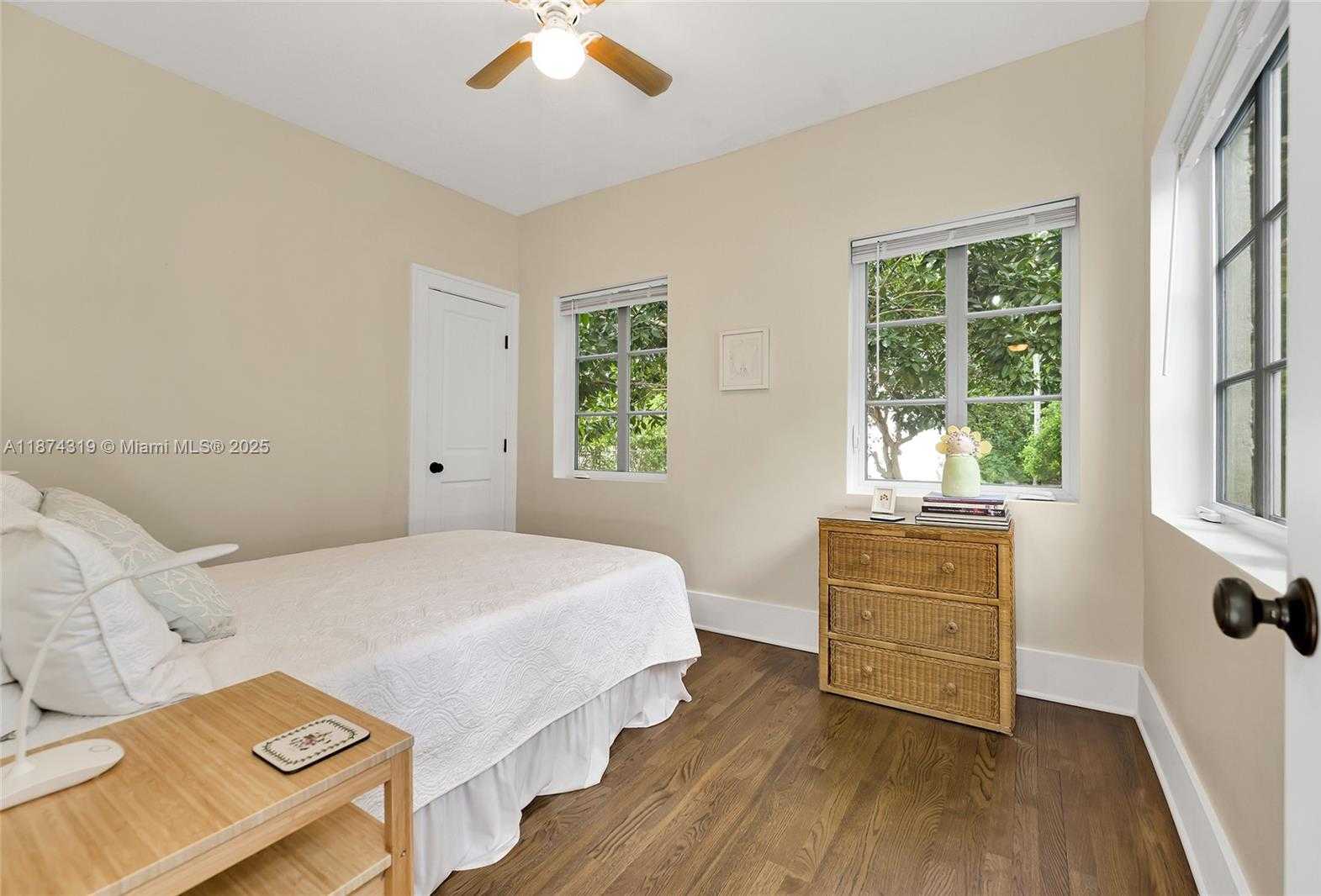 Small Image of 1137 OBISPO AVE, Coral Gables Number 17