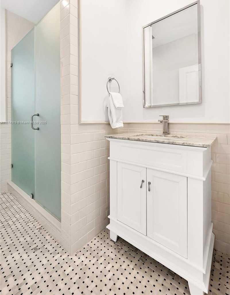 Small Image of 1137 OBISPO AVE, Coral Gables Number 21