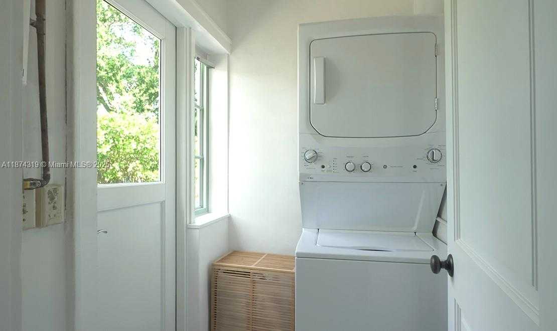 Small Image of 1137 OBISPO AVE, Coral Gables Number 25