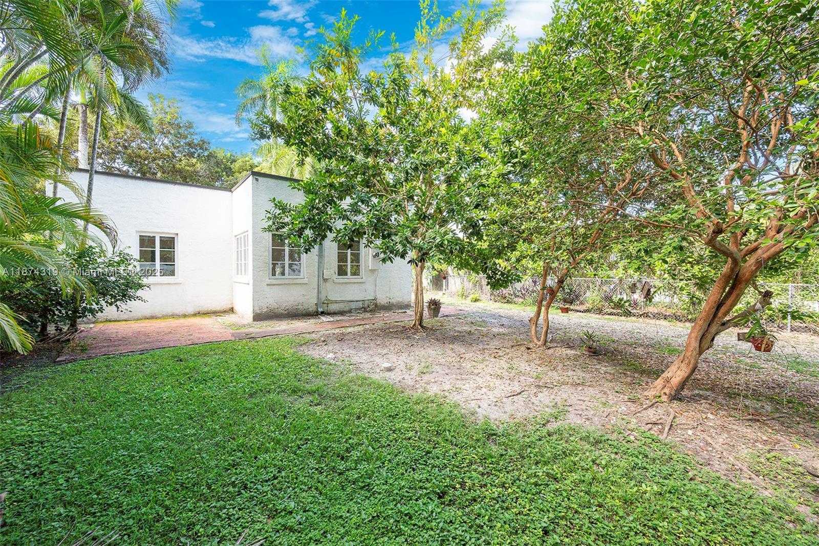 Small Image of 1137 OBISPO AVE, Coral Gables Number 28