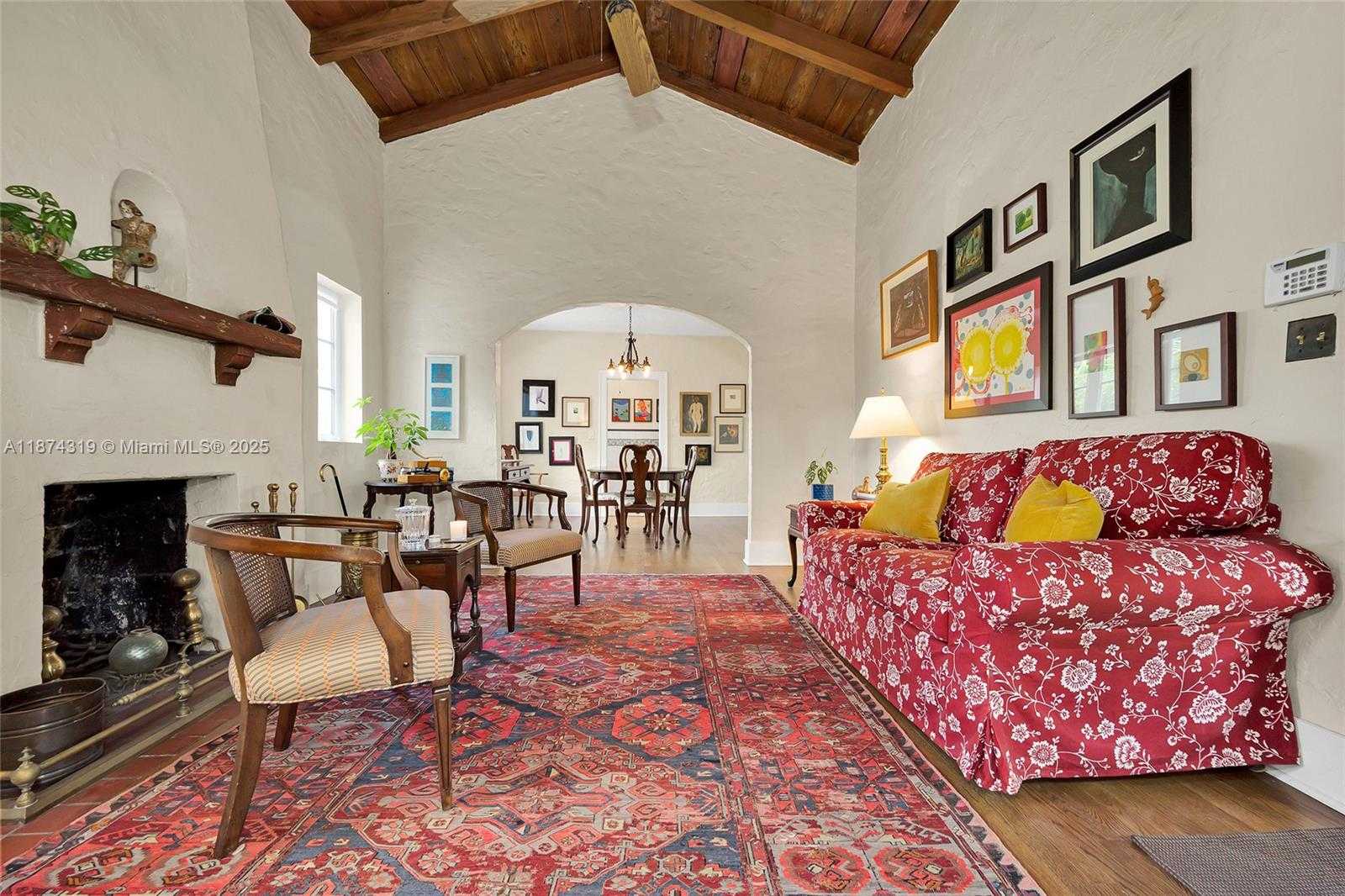 Small Image of 1137 OBISPO AVE, Coral Gables Number 3