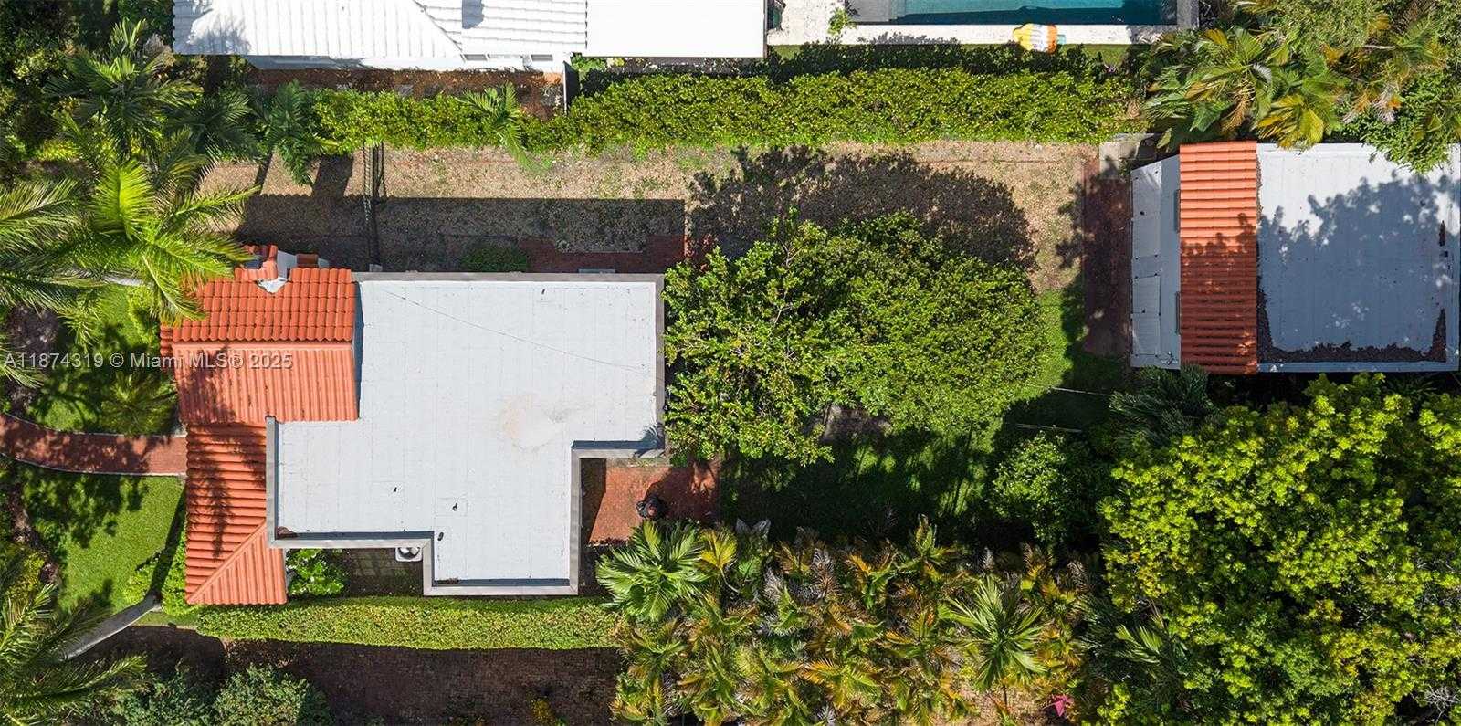 Small Image of 1137 OBISPO AVE, Coral Gables Number 31