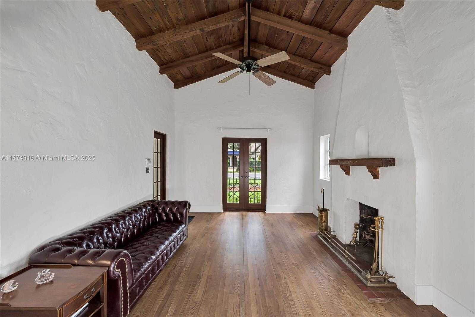Small Image of 1137 OBISPO AVE, Coral Gables Number 7