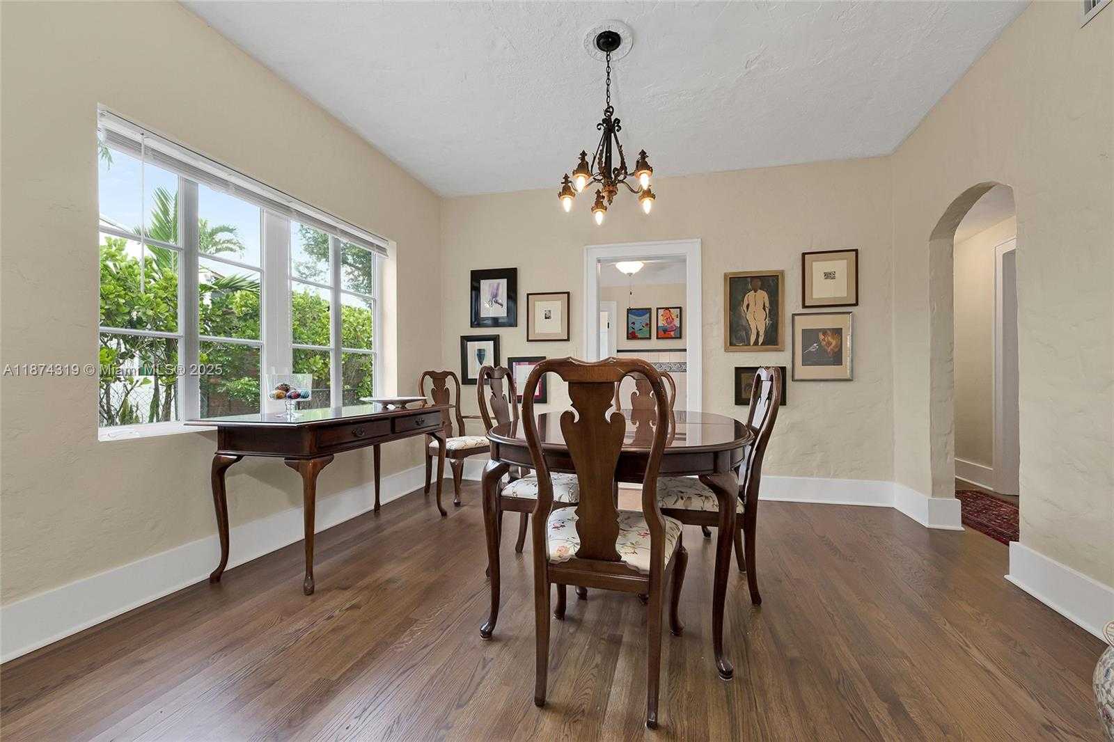 Small Image of 1137 OBISPO AVE, Coral Gables Number 8